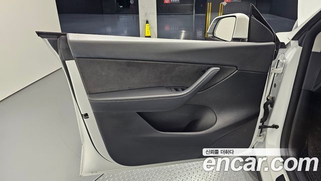 Tesla Model Y 2021 — photo 14
