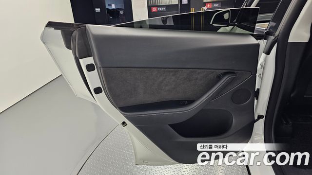 Tesla Model Y 2021 — photo 15