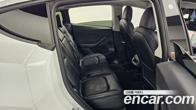 Tesla Model Y 2021 — photo 16