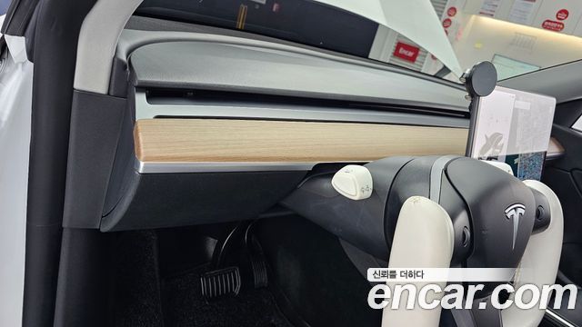 Tesla Model Y 2021 — photo 27