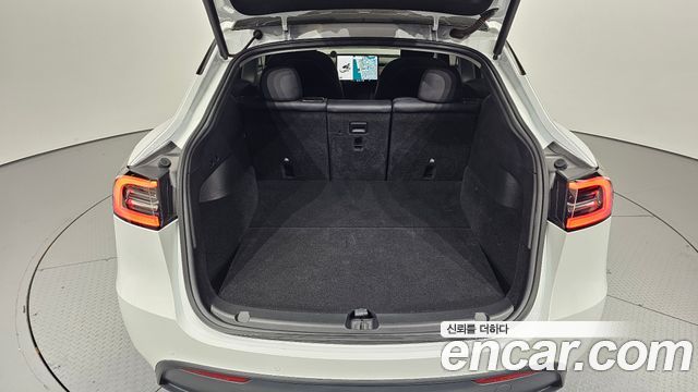 Tesla Model Y 2021 — photo 31