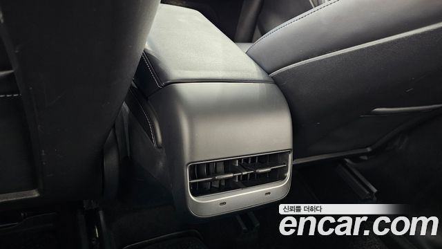 Tesla Model Y 2021 — photo 32