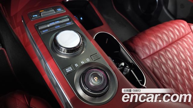 Genesis GV70 2022 — photo 12