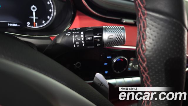 Genesis GV70 2022 — photo 26