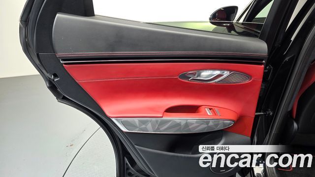 Genesis GV70 2022 — photo 15