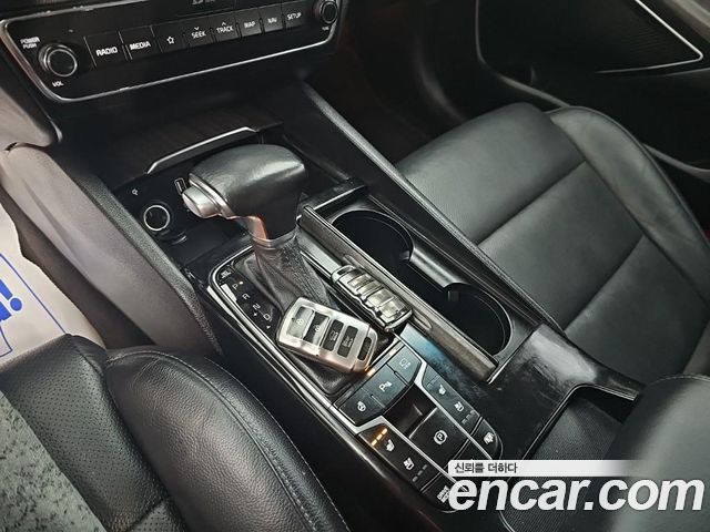 Kia K7 2019 — photo 8