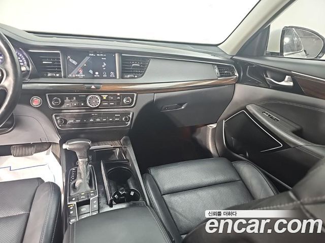Kia K7 2019 — photo 10