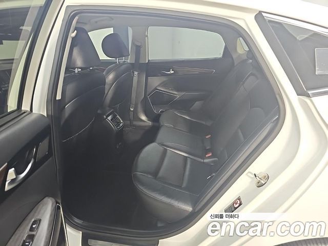 Kia K7 2019 — photo 12