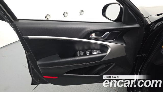 Genesis G70 2019 — photo 14