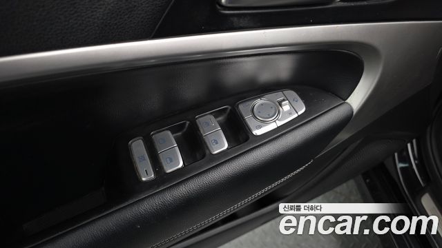 Genesis G70 2019 — photo 27