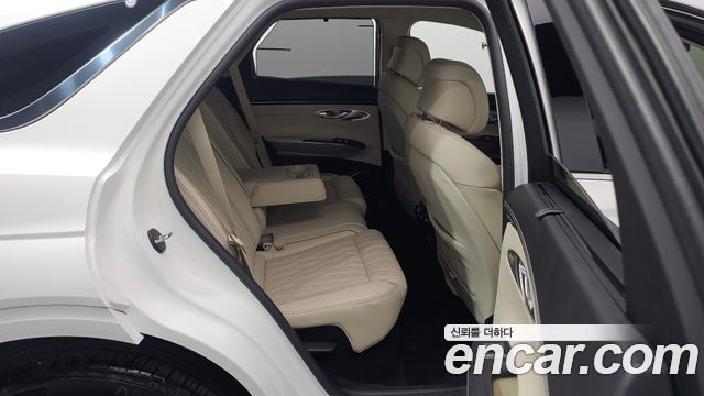Genesis GV70 2024 — photo 17
