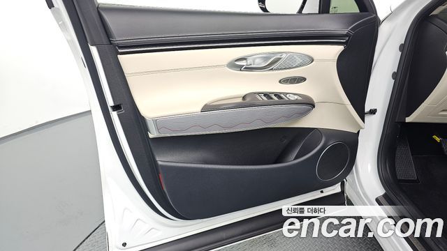 Genesis GV70 2024 — photo 14