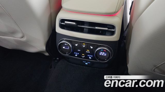 Genesis GV70 2024 — photo 30