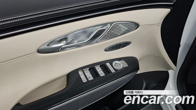 Genesis GV70 2024 — photo 31