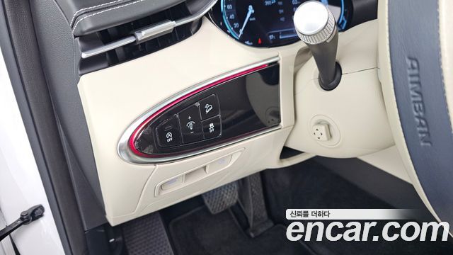 Genesis GV70 2024 — photo 32