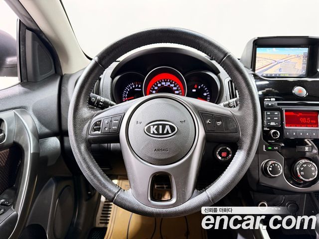 Kia Porte 2010 — photo 6