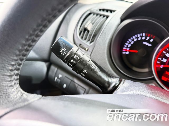Kia Porte 2010 — photo 7