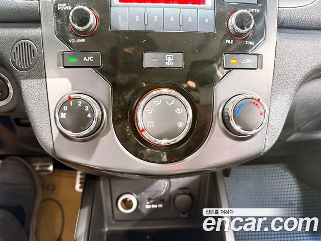Kia Porte 2010 — photo 10
