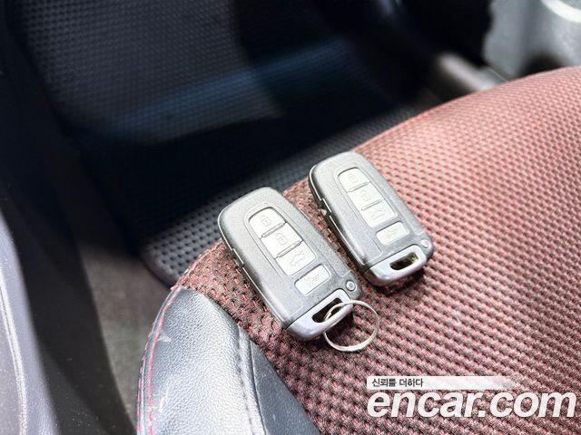 Kia Porte 2010 — photo 15