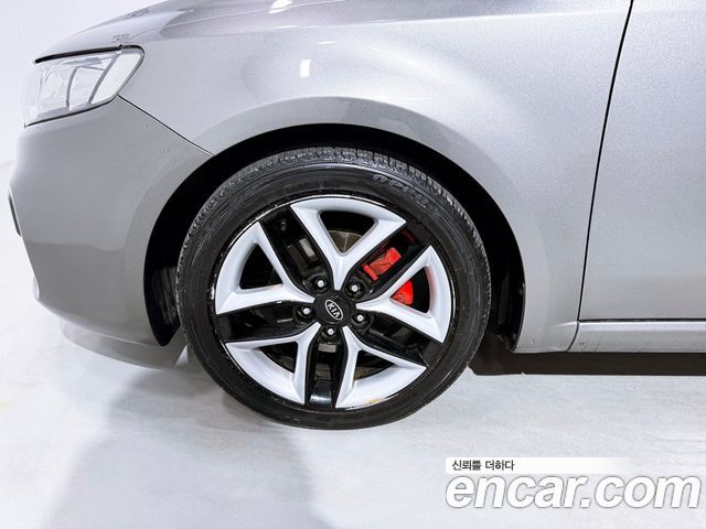 Kia Porte 2010 — photo 20