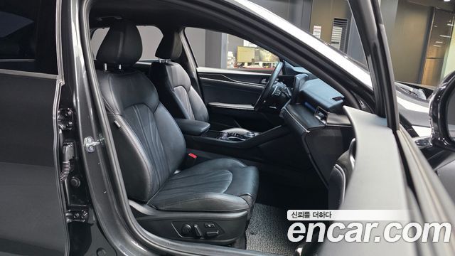 Kia K5 2023 — photo 17