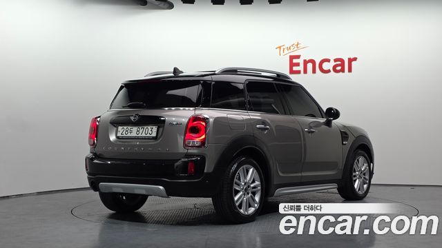 Mini Countryman 2019 — photo 2