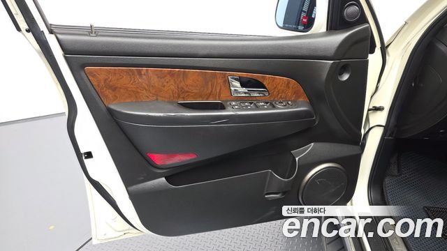 KG Mobility Rexton 2017 — photo 15