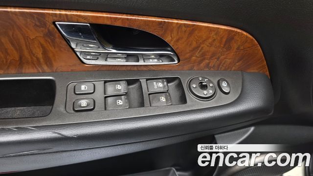 KG Mobility Rexton 2017 — photo 31