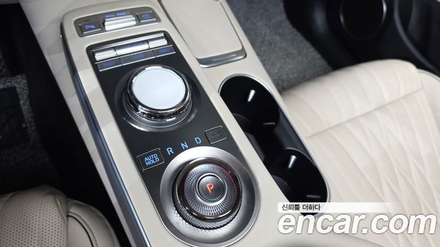 Genesis GV70 2023 — photo 12