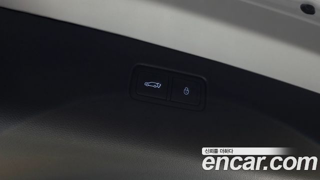 Genesis GV70 2023 — photo 24