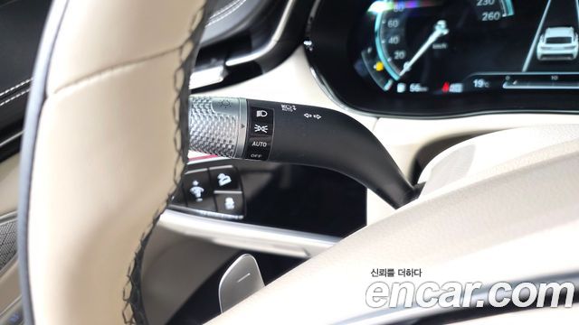 Genesis GV70 2023 — photo 29