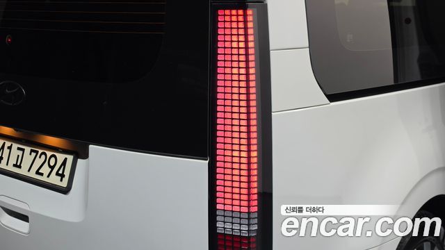 Hyundai Staria 2022 — photo 9