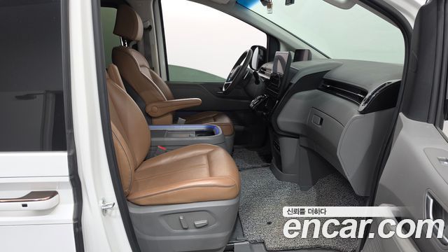 Hyundai Staria 2022 — photo 16