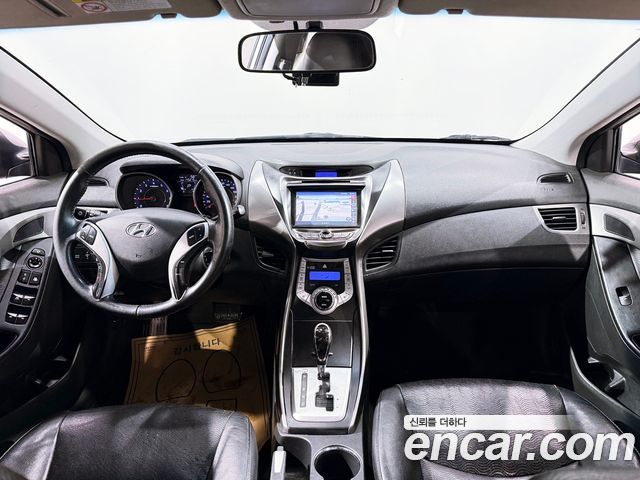 Hyundai AVANTE 2012 — photo 4