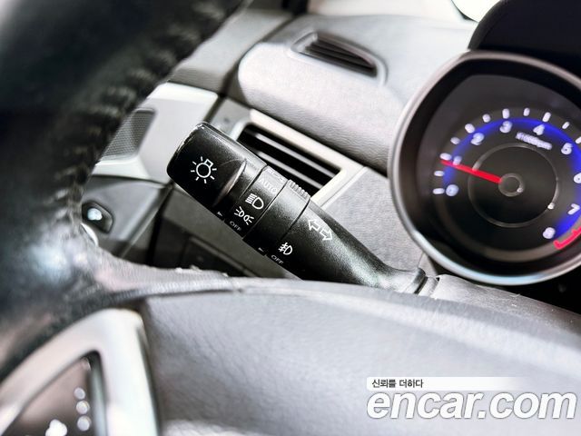 Hyundai AVANTE 2012 — photo 8