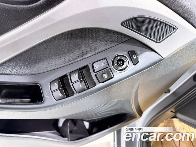 Hyundai AVANTE 2012 — photo 9