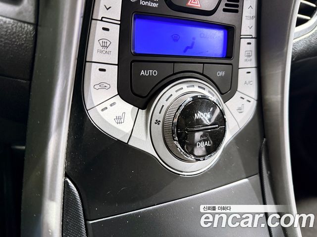 Hyundai AVANTE 2012 — photo 12