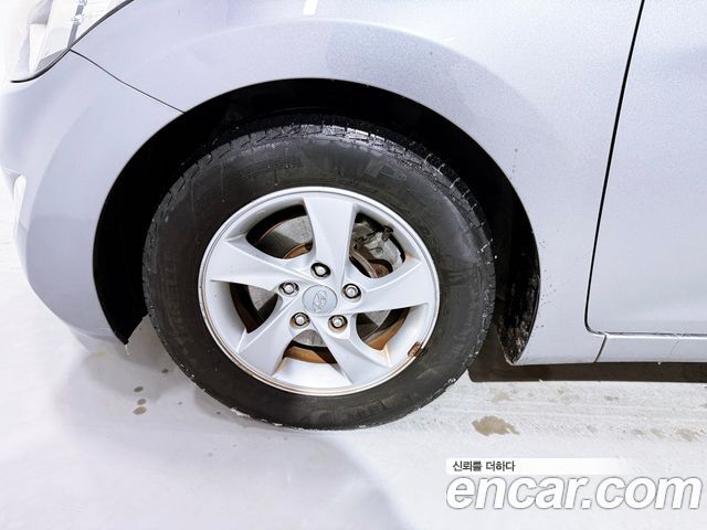 Hyundai AVANTE 2012 — photo 20