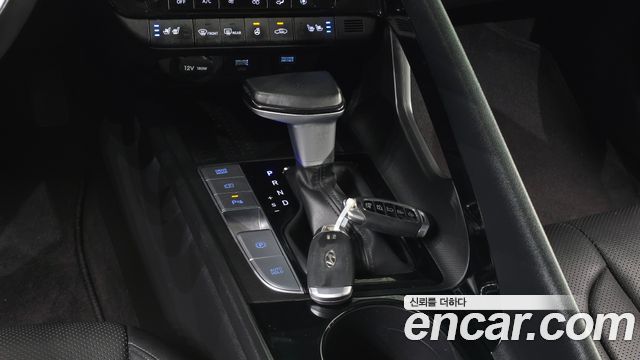 Hyundai AVANTE 2023 — photo 12