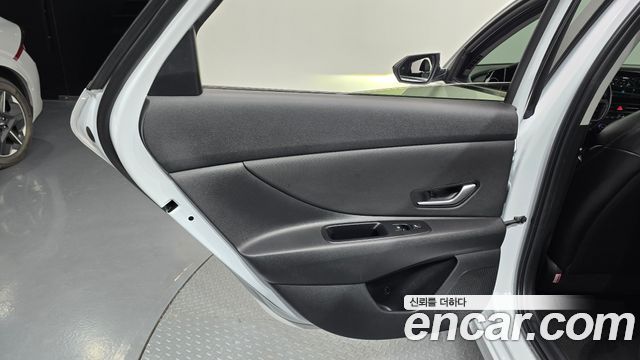 Hyundai AVANTE 2023 — photo 15