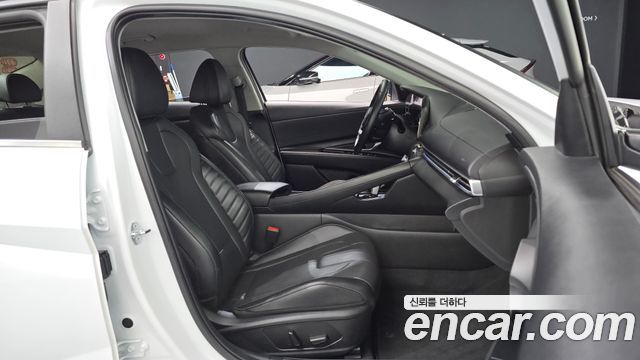 Hyundai AVANTE 2023 — photo 16