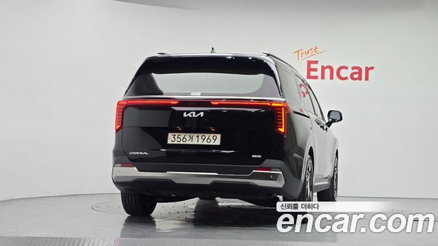 Kia Canival 2024 — photo 4