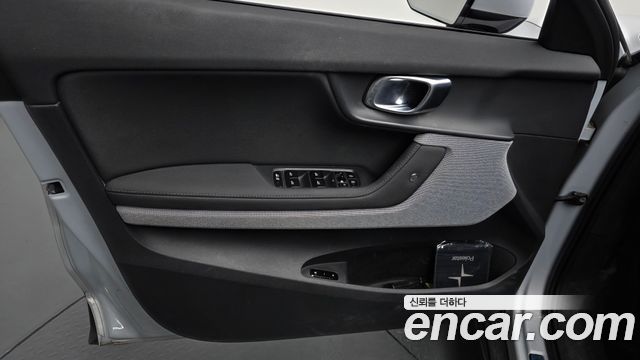 Polestar Polestar 2 2022 — photo 14