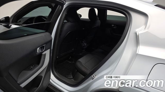 Polestar Polestar 2 2022 — photo 16