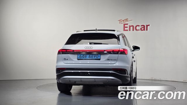 Audi Q4 e-tron 2022 — photo 4