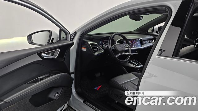 Audi Q4 e-tron 2022 — photo 13