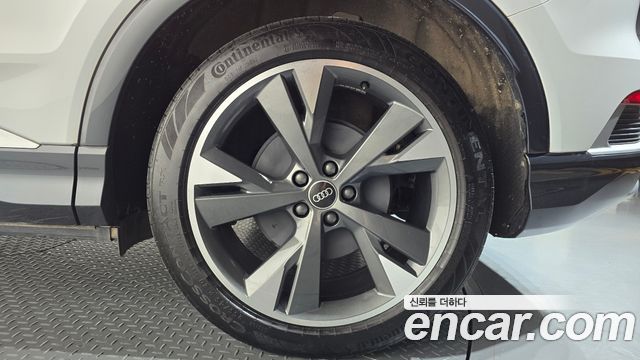 Audi Q4 e-tron 2022 — photo 7