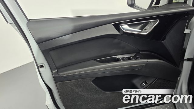 Audi Q4 e-tron 2022 — photo 14