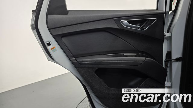 Audi Q4 e-tron 2022 — photo 15