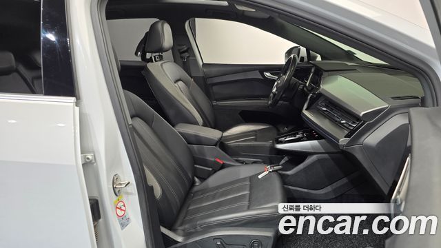 Audi Q4 e-tron 2022 — photo 16